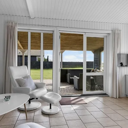 Rolfkarl - 250m From The Sea By Interhome Feriehus