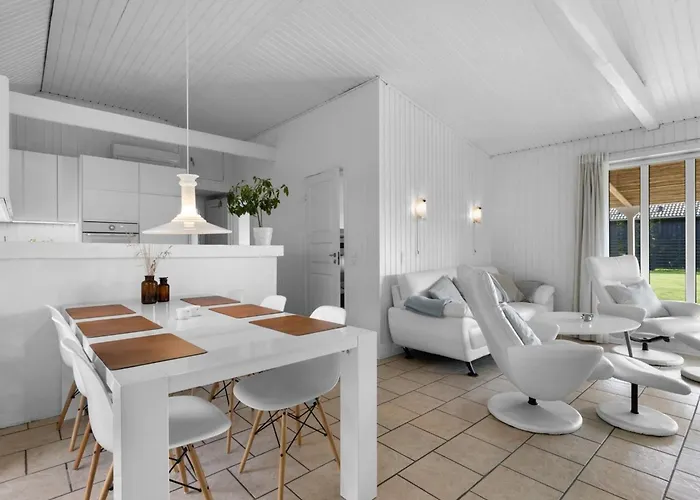 Ferienhaus Rolfkarl - 250m From The Sea By Interhome *