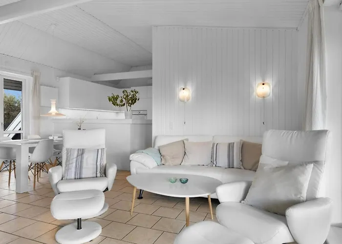 Rolfkarl - 250m From The Sea By Interhome Feriehus